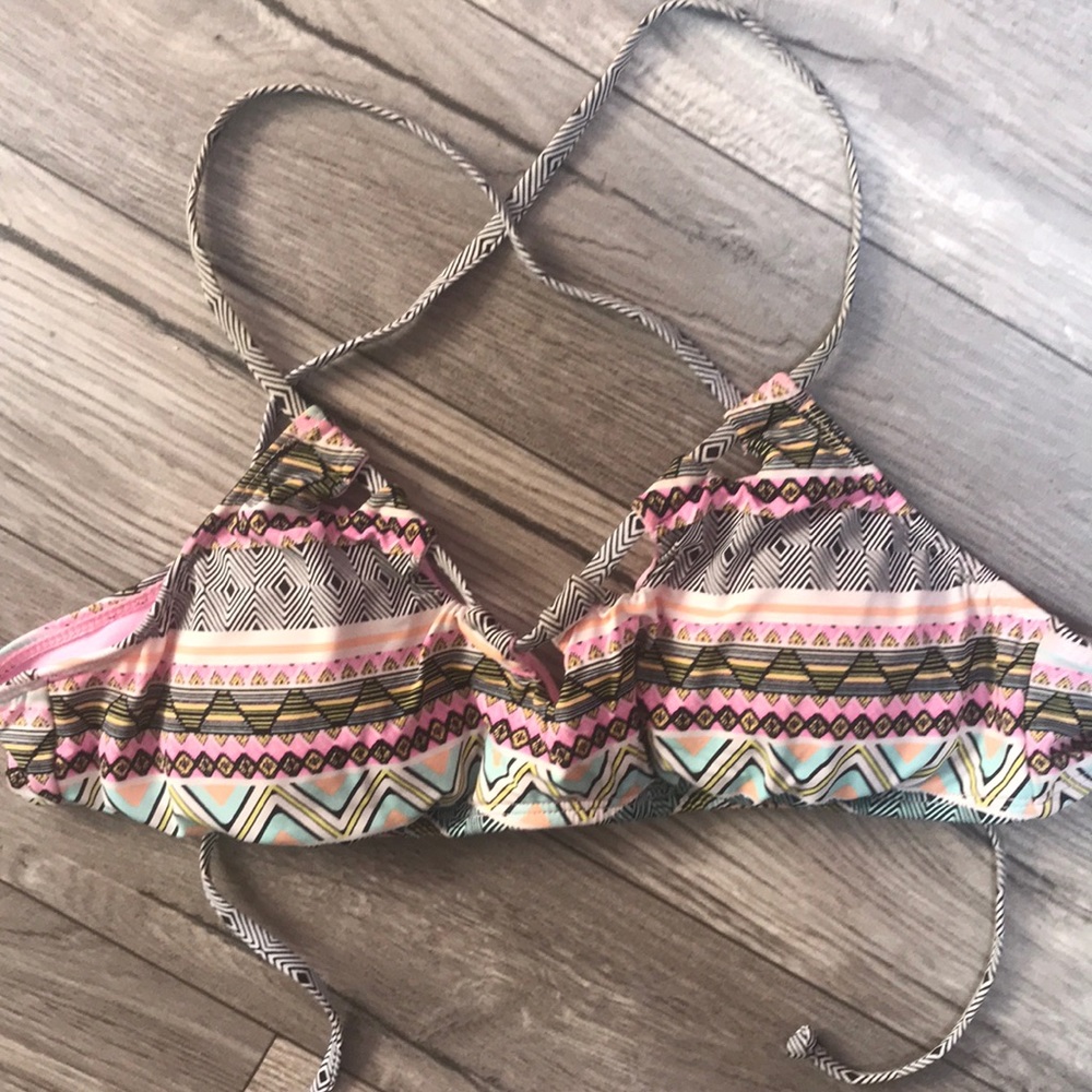 (W) Bikini top. Size L. Patterned w bright colors
